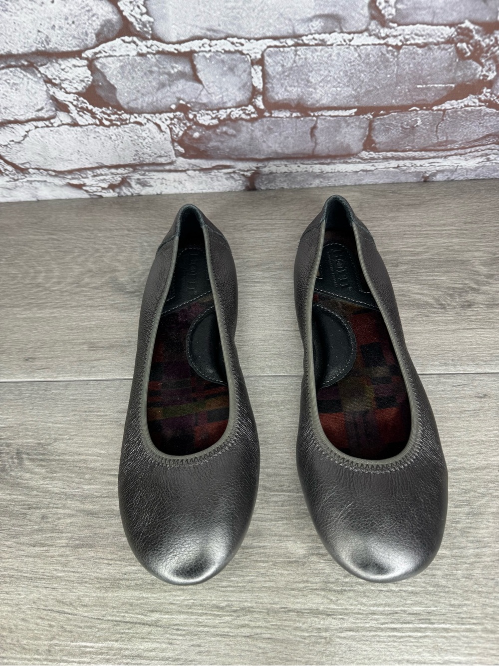 Born Julianne Pewter Metallic Leather Slip On Ballet Flats Women Sz 8.5M US/39EU